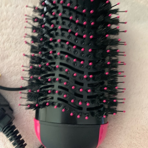 One-Step Hair Dryer And Volumizer Hot Air Brush - Picture 2 of 4